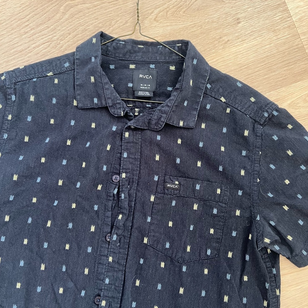 RVCA Men’s M Button down - Picture 2 of 3